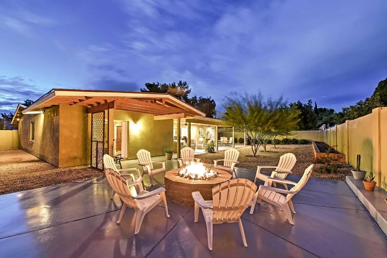 Lovely Phoenix Home With Expansive Patio And Fire Pit! Holiday home