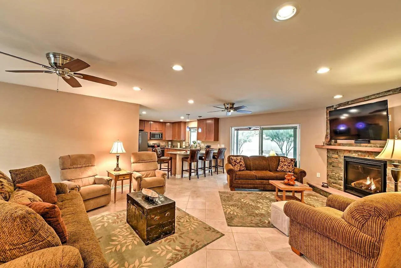 Holiday home Lovely Phoenix Home With Expansive Patio And Fire Pit! United States