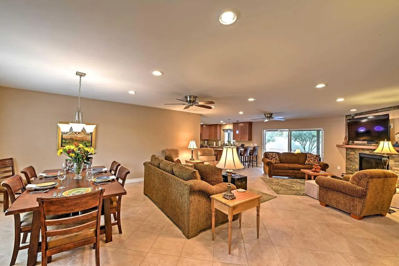 Lovely Phoenix Home With Expansive Patio And Fire Pit! Holiday home